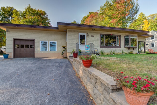 Building Photo - 1522 Richville Rd
