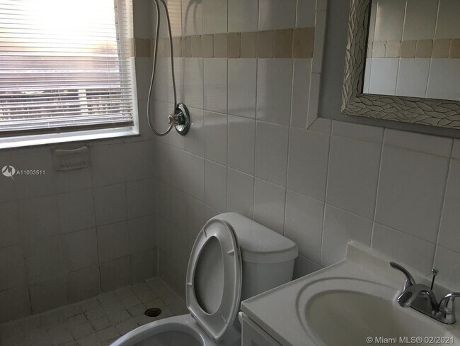 Foto del edificio - 732 Moffett St