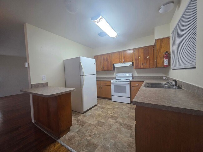 Building Photo - 3 bedroom 2 Bath Single Family Home
