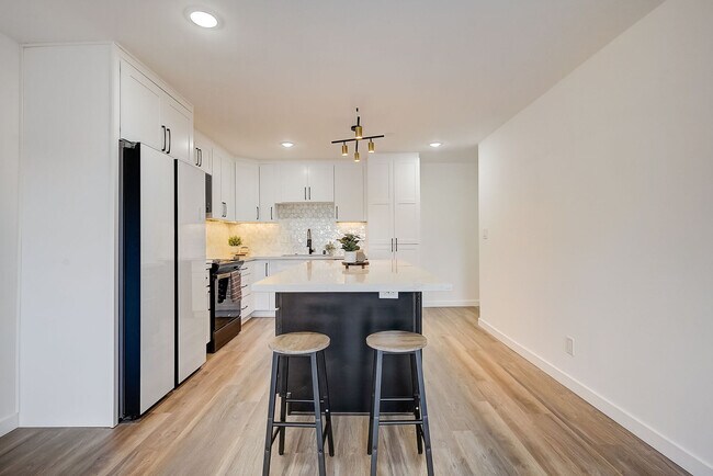 Foto del edificio - 6th and Raymond