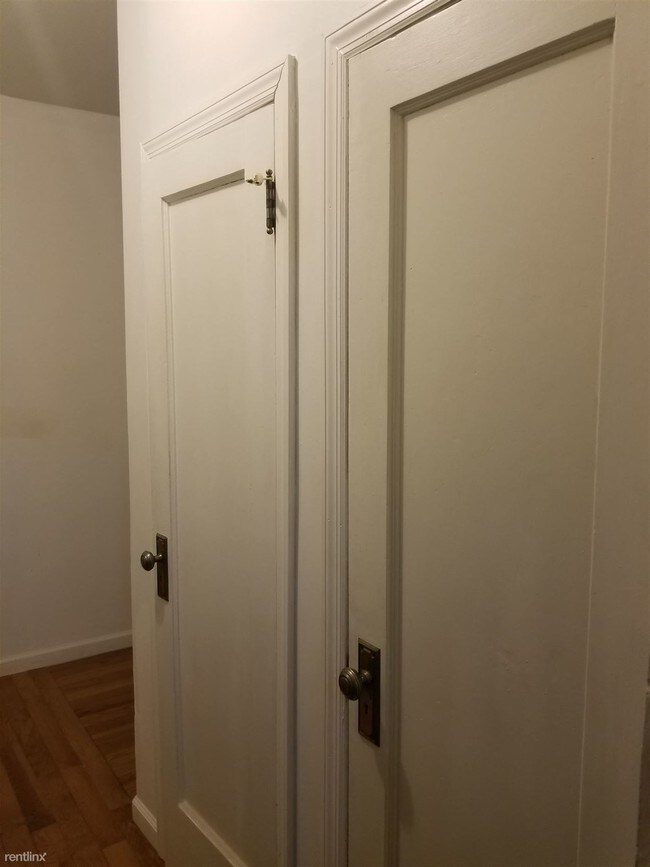 Building Photo - 1 br, 1 bath  - 823 Brooklyn Ave