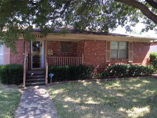 Building Photo - 10107 Muskogee Dr