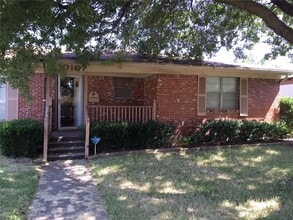 Building Photo - 10107 Muskogee Dr