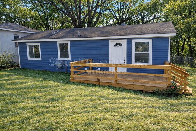 Foto del edificio - 2410 Veterans Dr