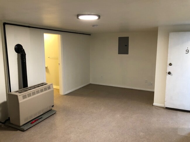 Main Room 1 - 4114 Fremont Ave N