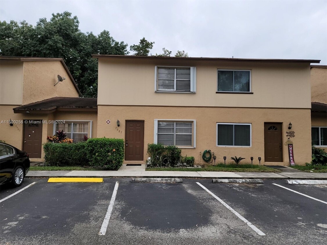 7087 W Sunrise Blvd Plantation, FL 33313 Alquileres en Plantation, FL