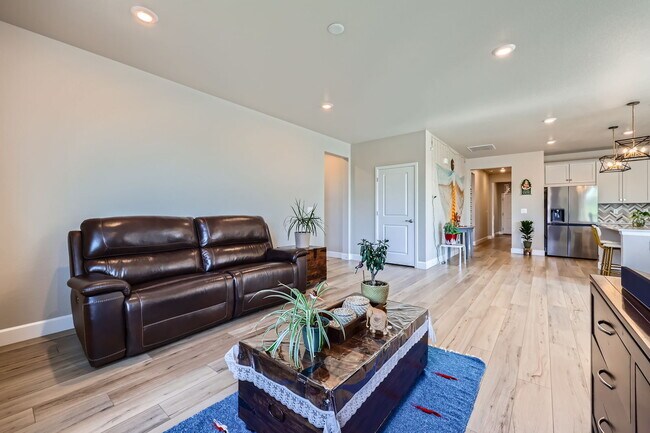 Building Photo - 18374 Grosbeak Pl