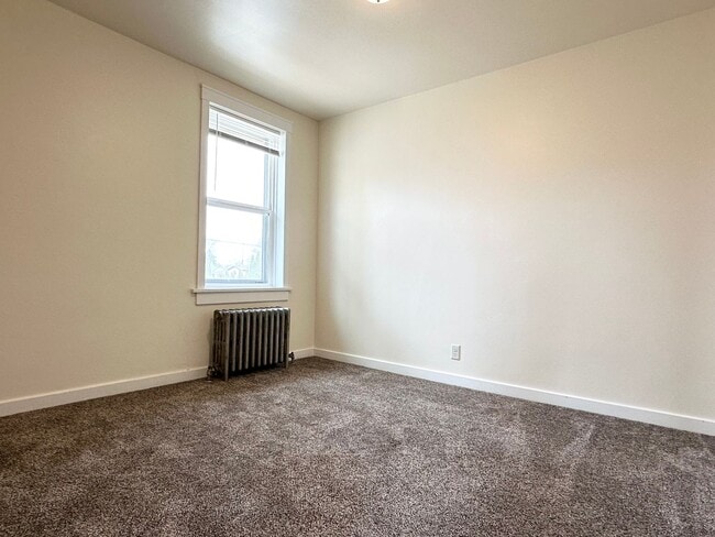 Building Photo - 2016 Marshall St