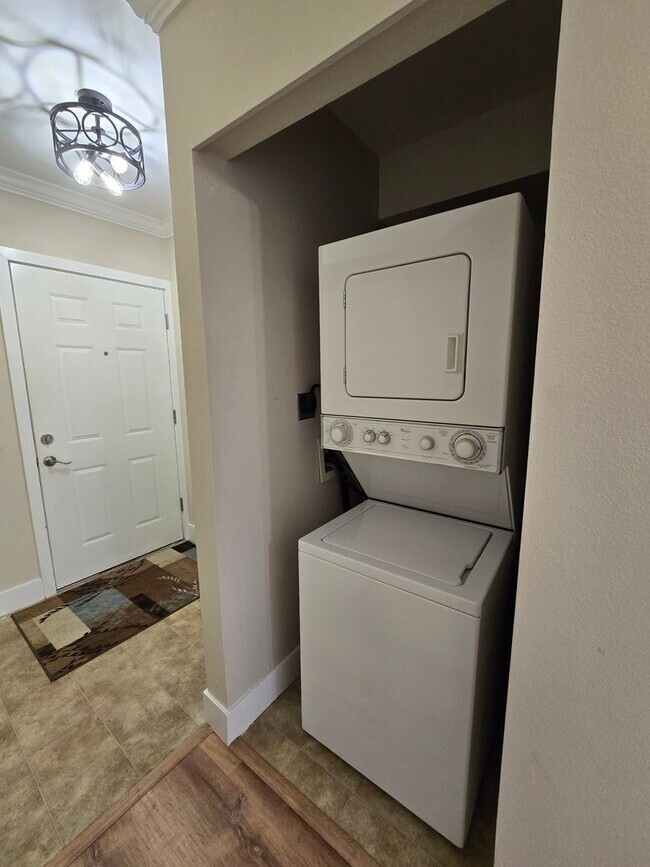 Foto del edificio - 2 Bedroom 1 Bathroom Condo in Downtown Bellingham