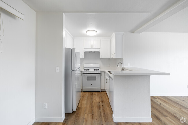 Kitchen - 5257 Willowcrest Ave