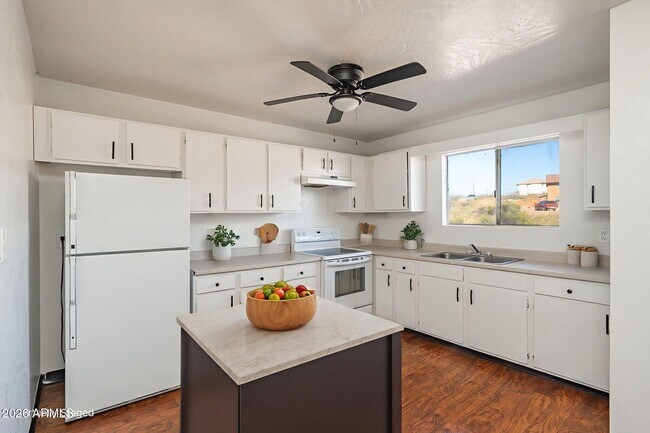 Foto del edificio - 4224 Canyon Trail