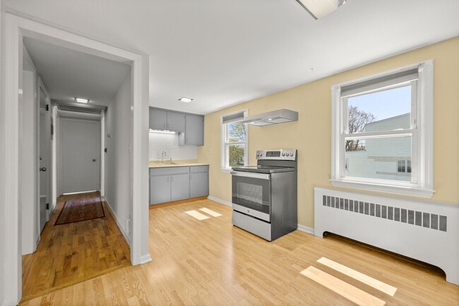 Building Photo - 8 Reynolds Pl