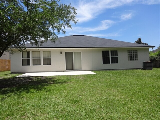 Building Photo - 11374 Brian Lakes Dr