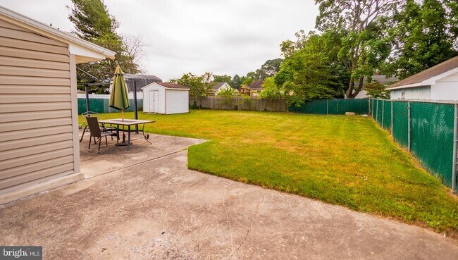 Foto del edificio - 222 MacClelland Ave