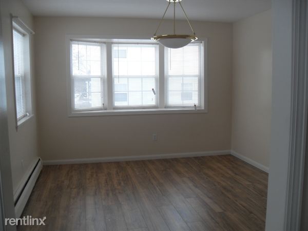 Building Photo - 126 Birchwood Dr