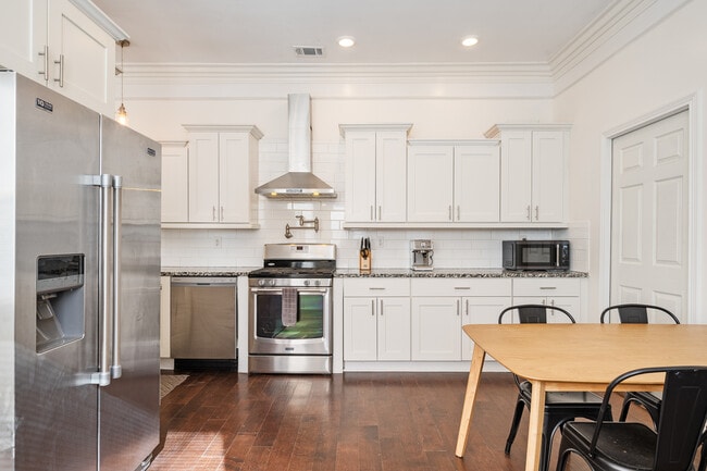 Foto del edificio - 951 Charles St