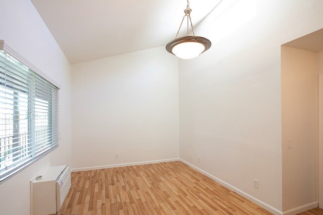 Foto del edificio - 3087 A St