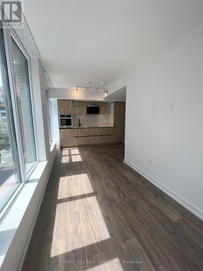 Photo du bâtiment - 2 Augusta Ave