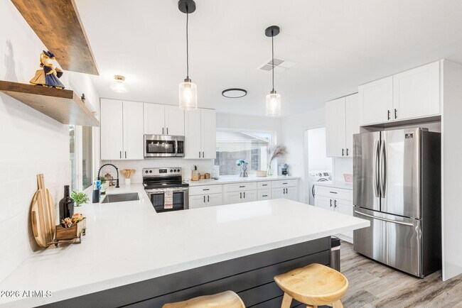 Foto del edificio - 2529 E Commonwealth Cir