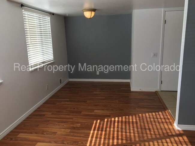 Foto del edificio - 9255 E Lehigh Ave