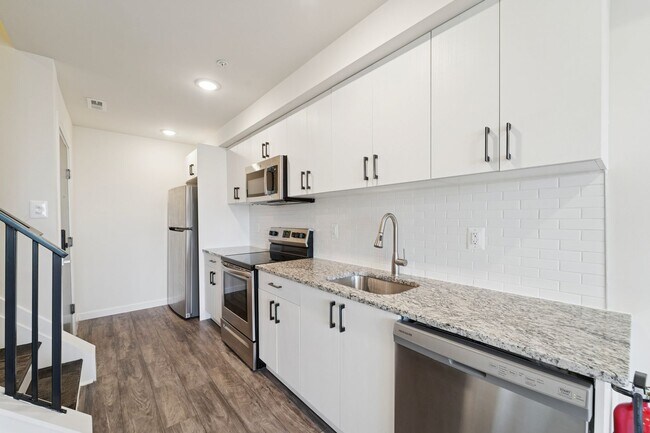 Building Photo - 4276 Parkside Ave