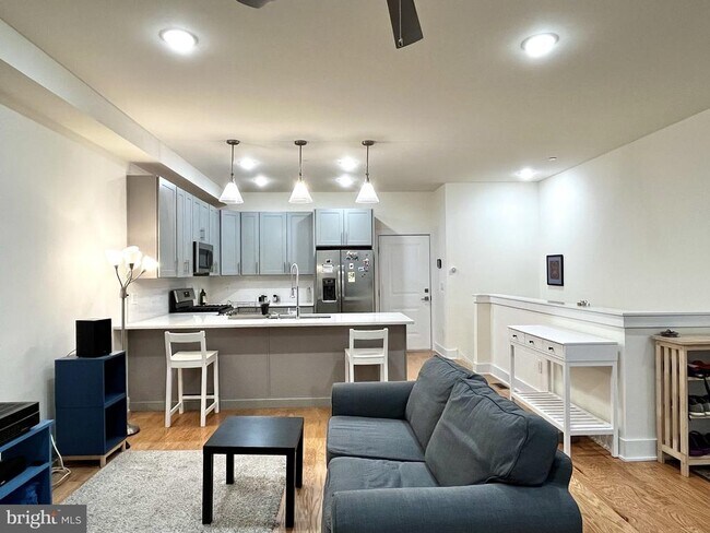 Foto del edificio - 512 W Montgomery Ave