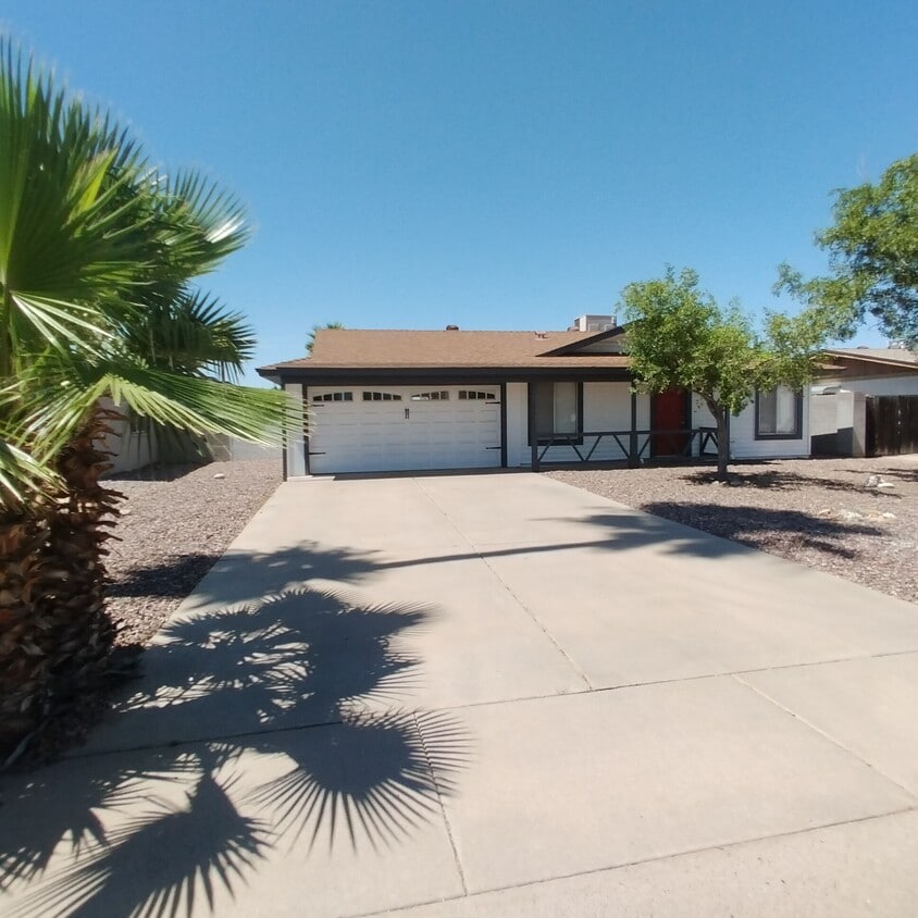 Primary Photo - 2743 W Junquillo Cir