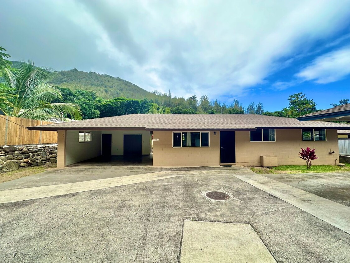 Foto principal - 3 Bedroom / 1 Bathroom Home on Iao Valley Rd!