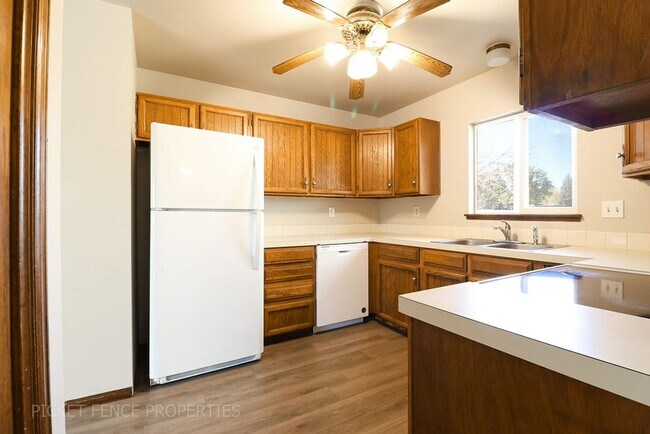 Foto del edificio - Beautiful 2 Story Home in Loveland