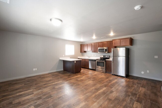 Foto del edificio - Awesome 2 Story Townhome in Vineyard w/ attached 2 car garage!