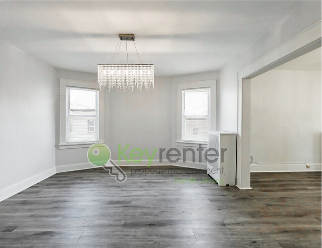 Foto del edificio - Spacious 3-Bedroom, 2-Bath Apartment with ...