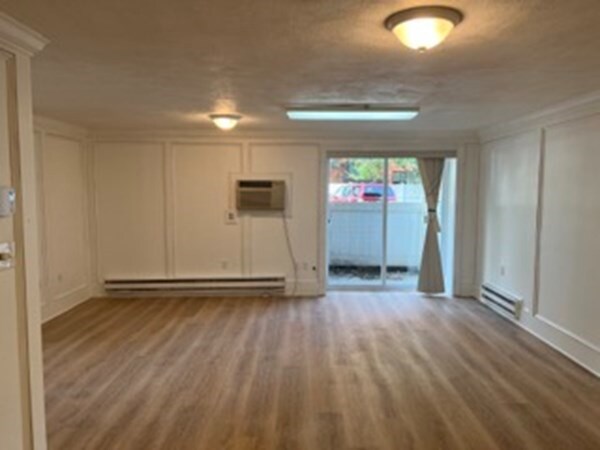 Building Photo - 270 Quarry St