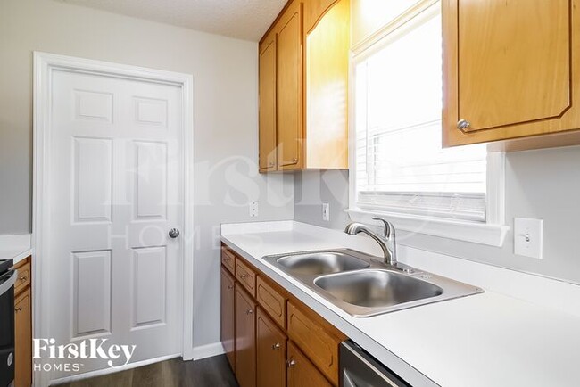 Foto del edificio - 129 Glengariff Ln