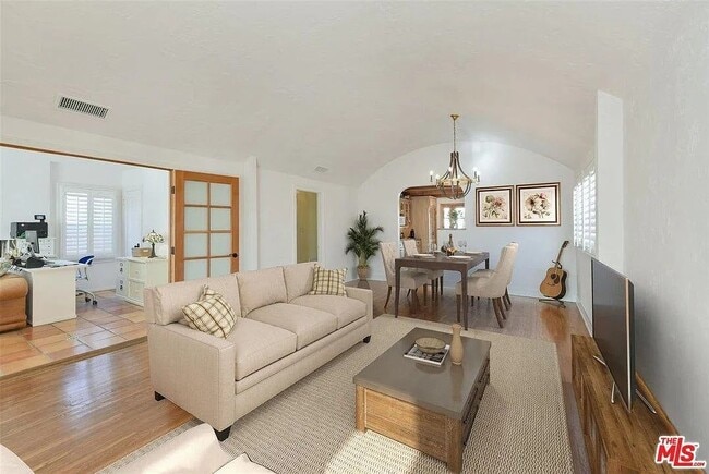 Foto del edificio - 2110 Overland Ave