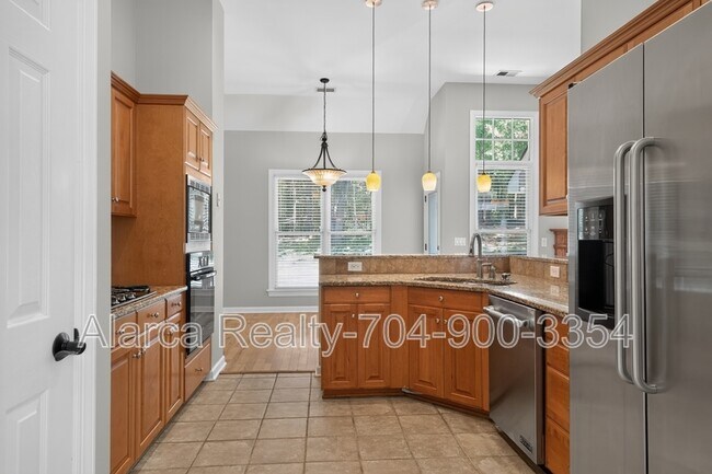 Building Photo - 12736 Wetherburn Ln