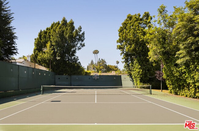 Foto del edificio - 821 Whittier Dr