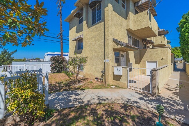 Foto del edificio - 1218 Portola Ave