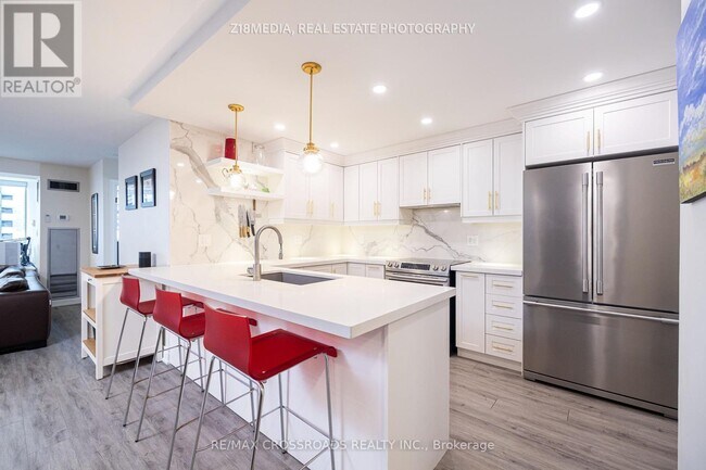 Photo du bâtiment - 709-730 GREENFIELD Ave