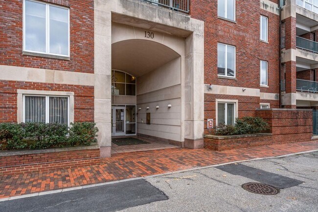 Foto del edificio - 134 Mount Auburn St