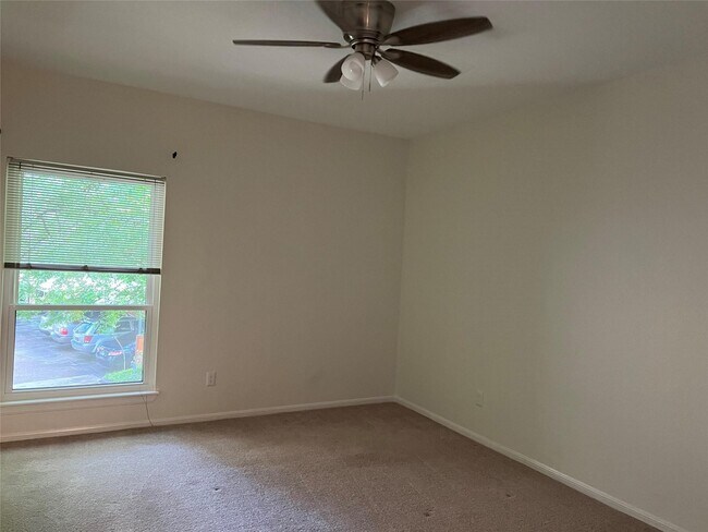 Building Photo - 11711 Memorial Dr