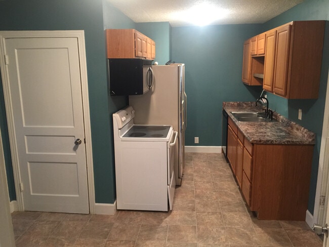 Photo - 3 Bedroom 1 Bath House in Madison with Amenities! $1925/mo