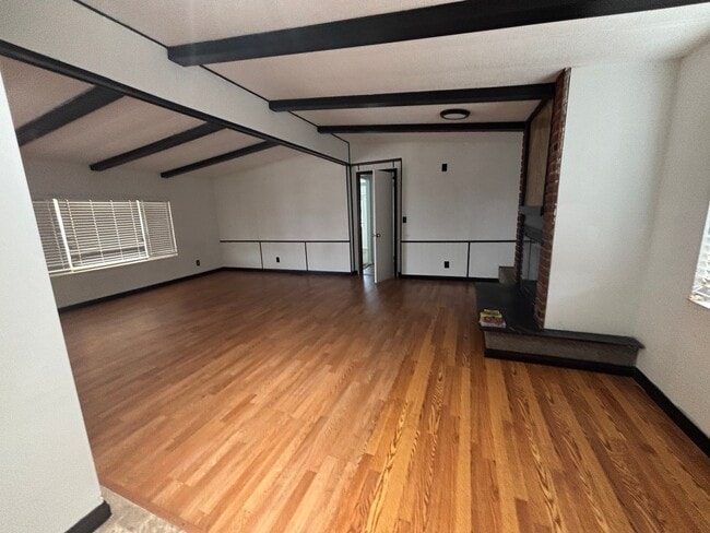 Building Photo - 3212 E Carey Ave