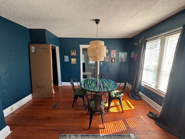 Foto del edificio - 328 Manhattan Ave