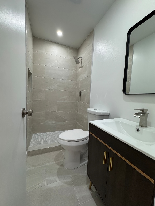 Photo - 626 W 17th St Apartment