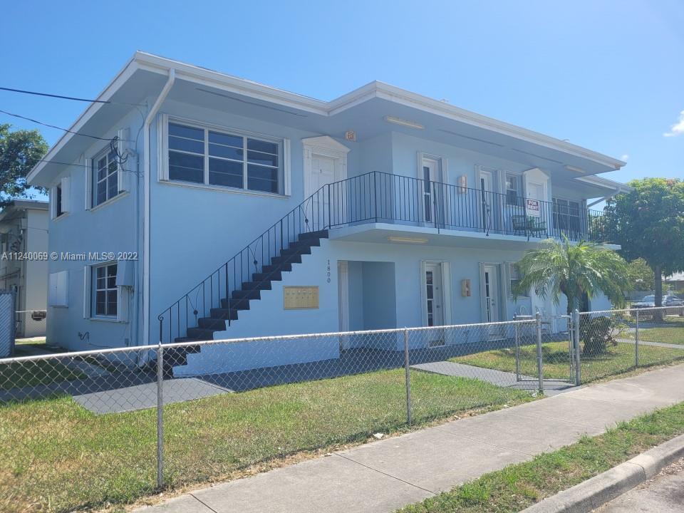 Foto principal - 1800 NE 170th St
