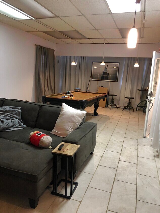 Foto principal - 1252 W Chicago Ave