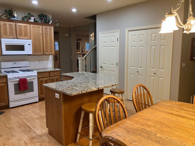 Foto del edificio - 468 Cottage Ct