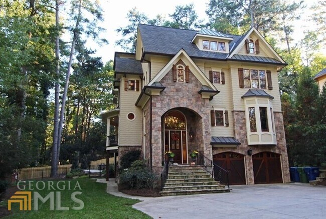 Building Photo - 967 Canter Rd NE
