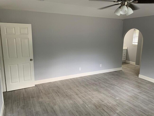 Foto del edificio - 13495 Inwood Dr