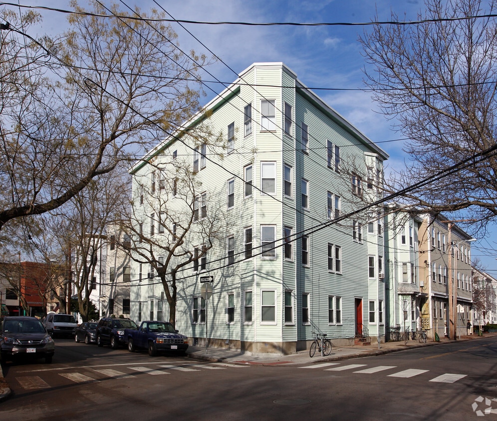 Primary Photo - 235 Columbia St